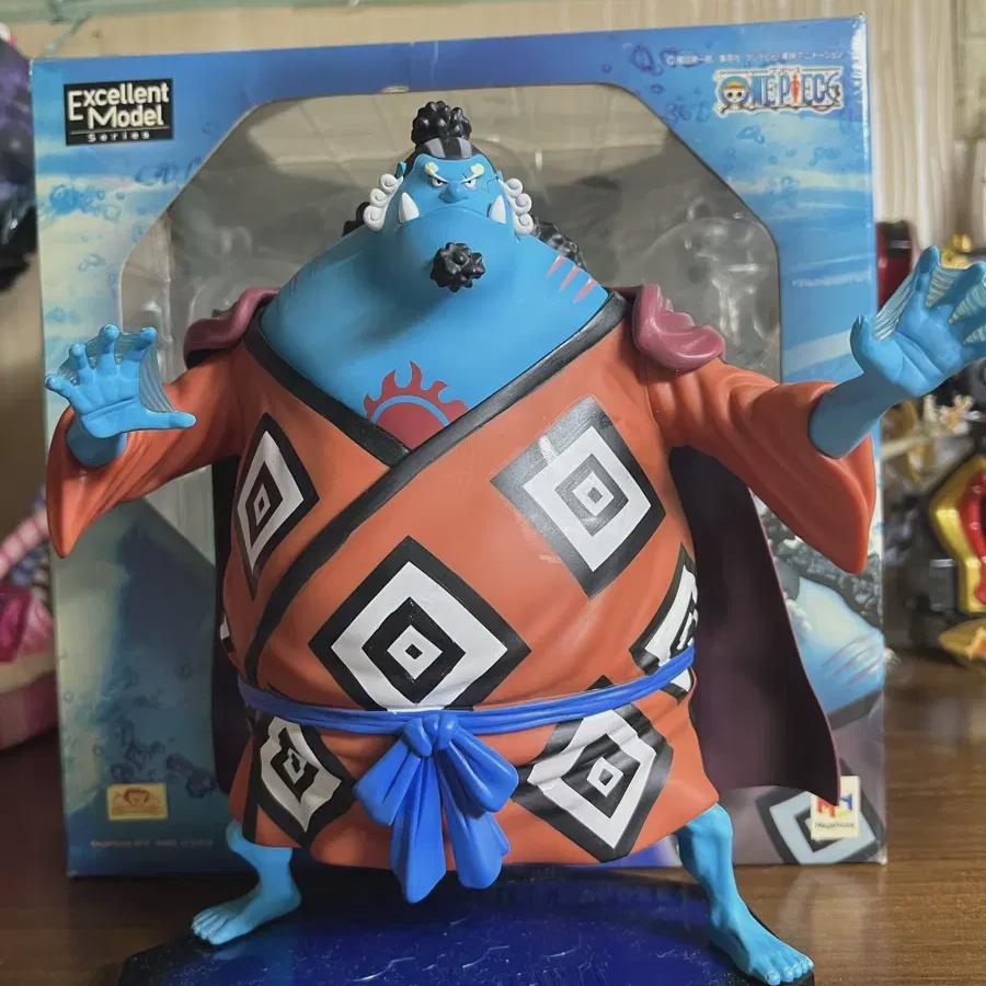 One Piece P.o.p Jingbe Figures For Sale.