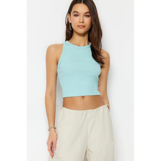 Tailliertes Super Crop Neckholder-Unterhemd aus geripptem, flexiblem Strick