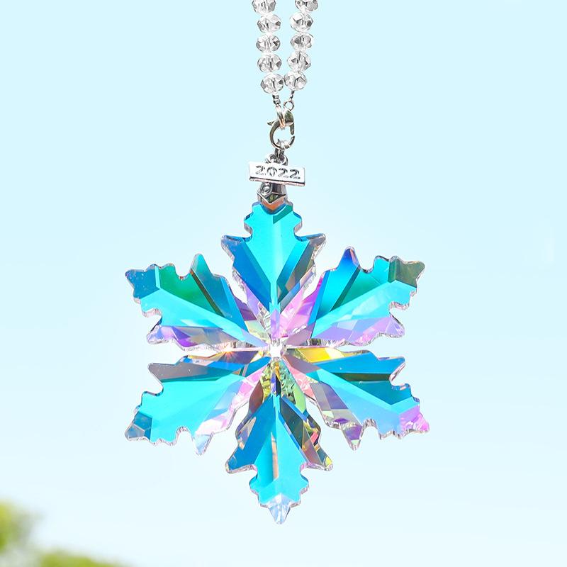 Snowflake Suncatcher Car Pendant Hanging Crystal Wind Chimes Handicraft Rainbow Prism Garden Car Christmas Tree Home Decor Gift