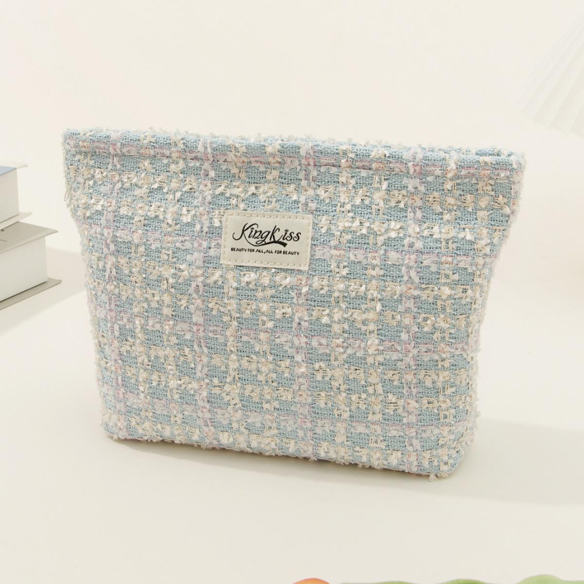 

Large Portable Capacity Cotton Bag For Makeup Storage Classic Grid Pattern синій