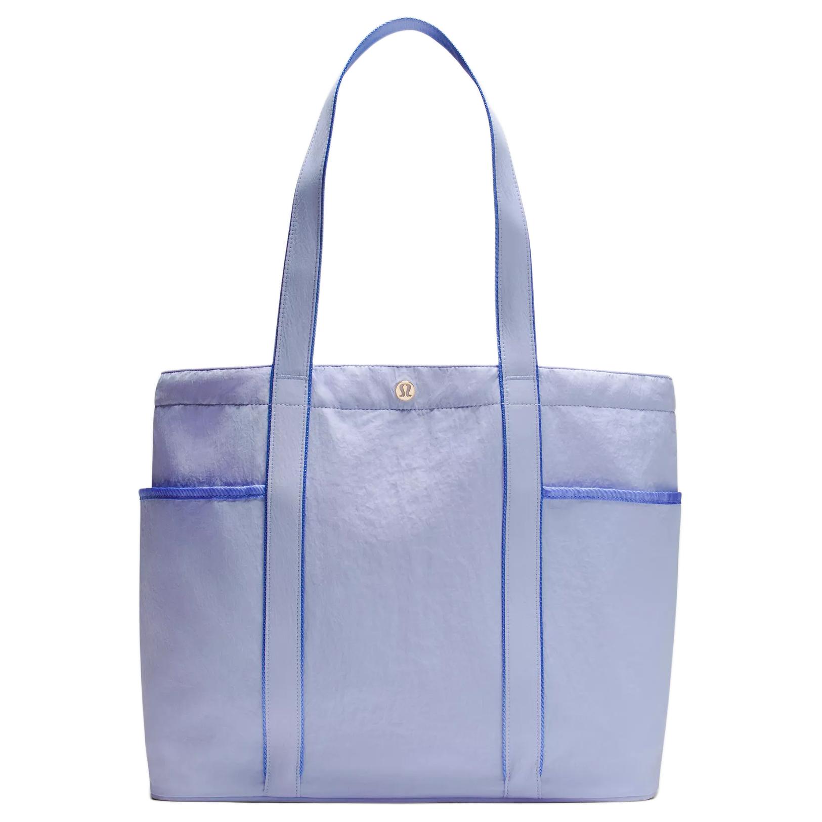 

Lululemon 20L Waterproof Commuter Large Capacity Tote Bag Shopping Bag Recycled Nylon Handbag Unisex Tote Bags Calm-Blue Gray Purple LU9BSDS-071157 Tranquil Blue & Gray & Lilac