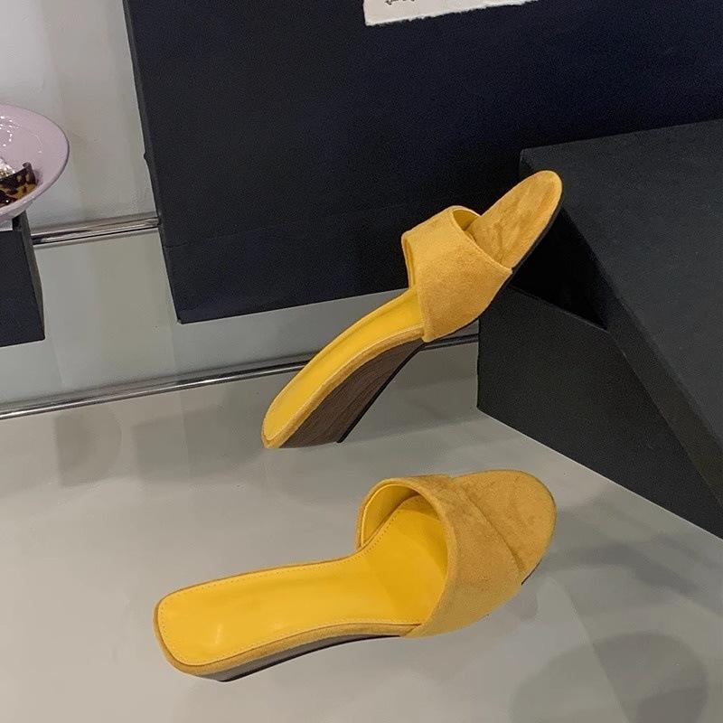 Retro Simple Outer Wear Open-toed Sandals 2025 Summer New Outer Wear Casual Vacation Beach Wedge Heel One-word Slippers