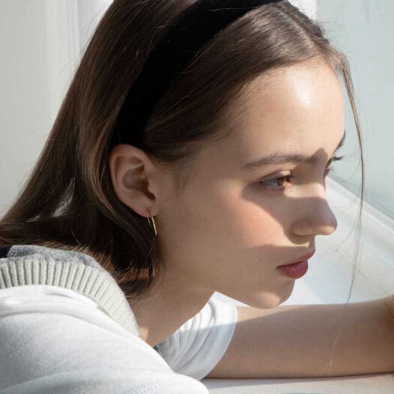 

ФАНТАСТИЧЕСКАЯ ПЛАНЕТА классическая бархатная повязка для волос (8 цветов) BLACK