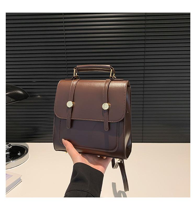 

Модный рюкзак большой вместимости в простом летнем стиле для колледжа, новый повседневный женский рюкзак через плечо коричневый