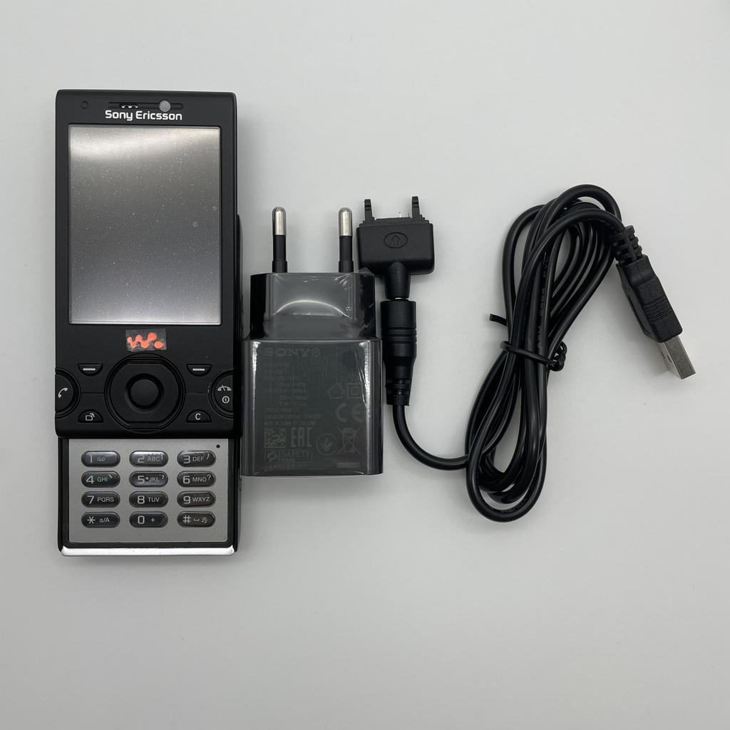 Repasovaný originální mobilní telefon Sony Ericsson W995 GMS 3G s 1 SIM