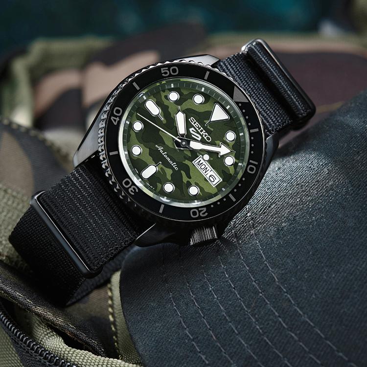 Seiko 5 Series Trendy Street Skateboard Solar Mechanical Movement Nylon Strap Watch Men watches Green SRPJ37K1