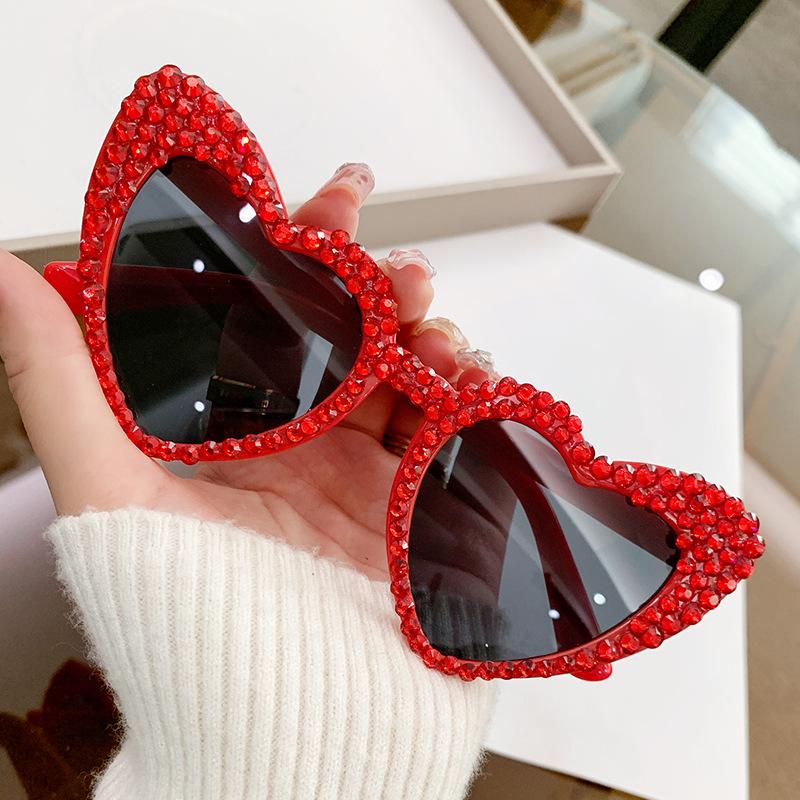Women Pink Diamond Frame Heart Shape Sunglasses UV400 Light Luxury Brand Sun Glasses for Ladies Wedding Party Fashion Eyewear