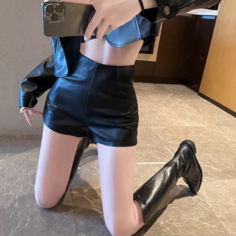 Damen XS Petite Länger Frühling Sexy Y2K Bodycon PU-Leder Shorts Außenbekleidung High Waist Hose Mini-Shorts Vielseitig Enganliegend Hot Pants