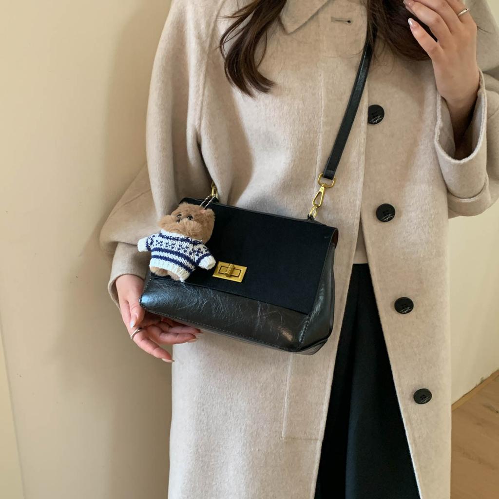 Fashion Retro Matte Bag Women's 2025 New Autumn and Winter Commuting Versatile Messenger Bag Exquisite Super Fire Small Square Bag