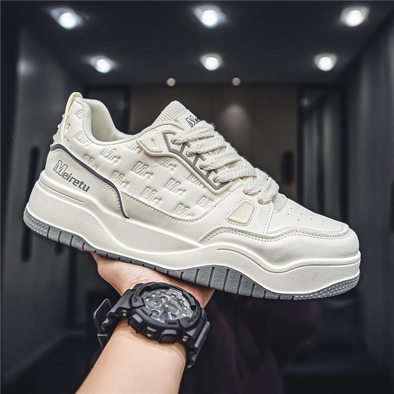 

Four seasons live broadcast niche leather breathable board shoes retro Hong Kong style violent bear men s shoes Douyin tooling outdoor men s shoes 39