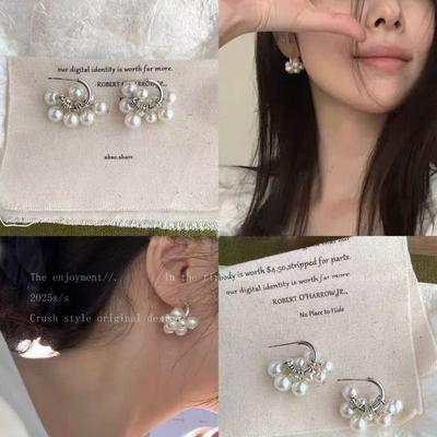 Pearl Pendant C-shaped Earrings Retro Light Luxury Stud Earrings Niche Temperament High-end Earrings Women