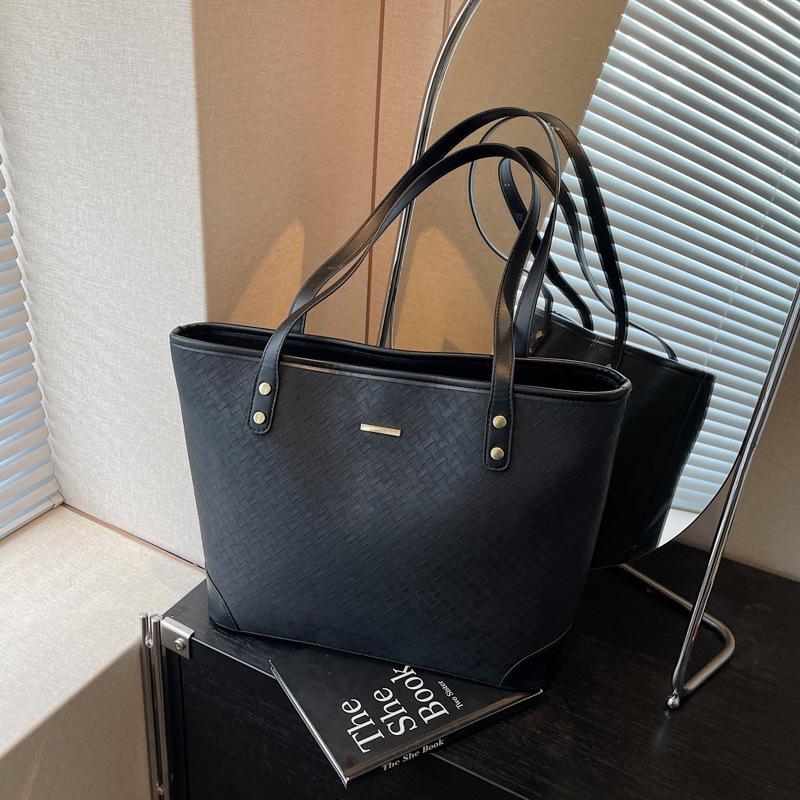 Premium Sense Large-capacity Bag Women's New Summer Commuting Versatile Shoulder Bag Class Tote Bag