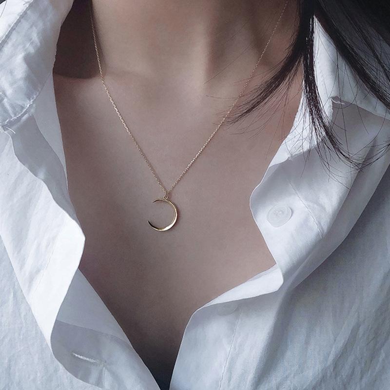 Japan and South Korea Ins Cold Wind Metal Alloy Moon Pendant Necklace Female Tide Collarbone Chain Short Internet Celebrity Simple Accessories