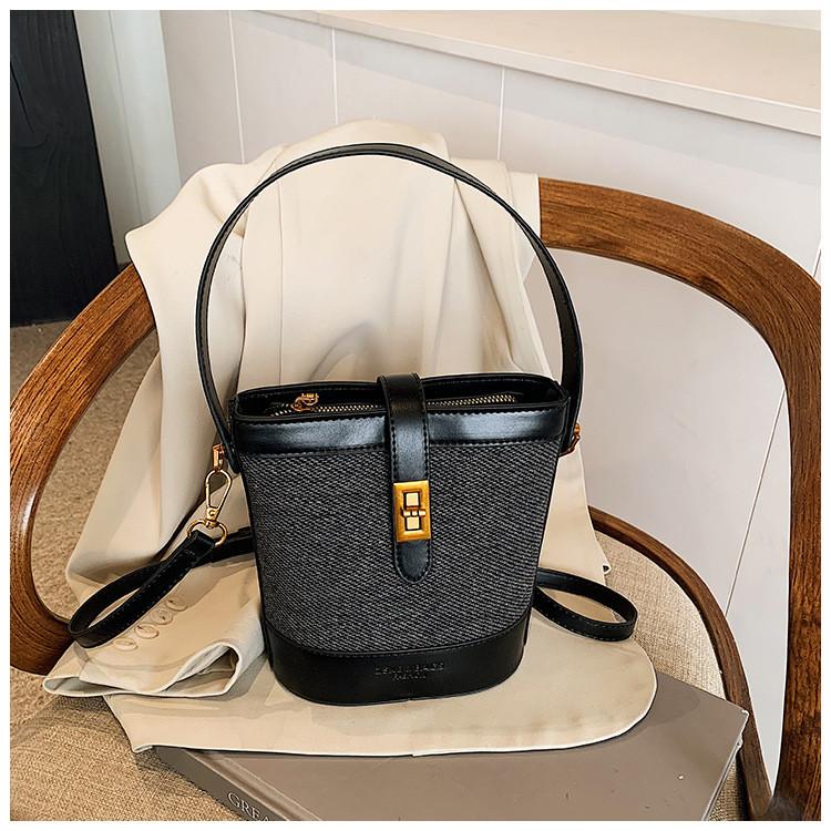 IELGY Contrast Color Niche Messenger Bag Casual Portable Bucket Bag