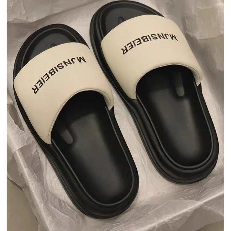 

2025 summer new ins trendy versatile thick-bottomed non-slip beach slippers women s wear casual office sandals 40