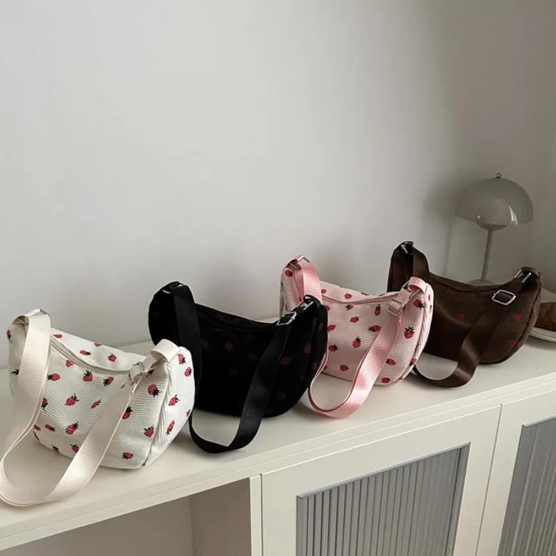 Strawberry Printing Shoulder Bag Popular Corduroy Sweet Women Crossbody Bag Student Pretty Shopping Travel Hobo Underarm Bag Quality