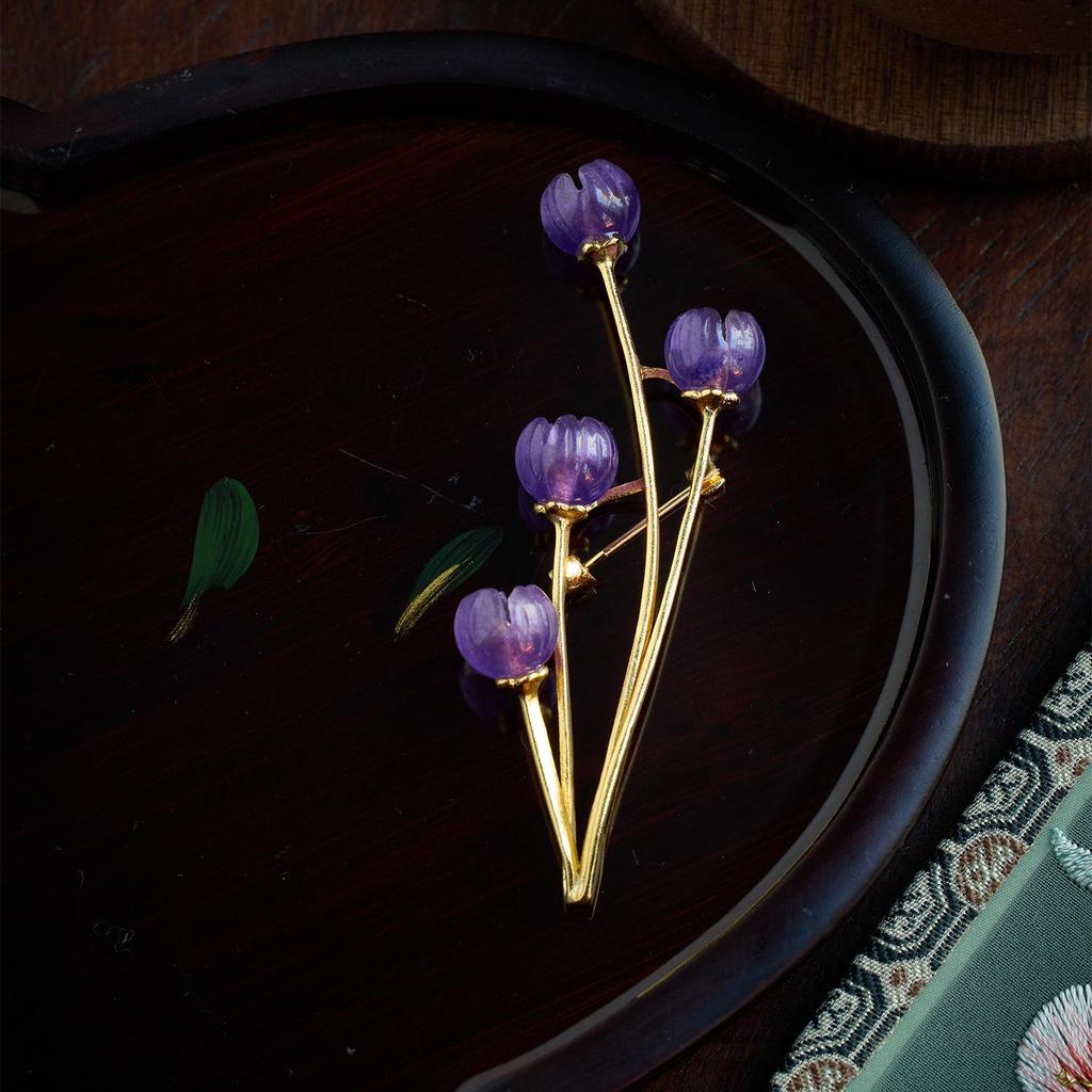 Lila Glockenblume Klassische Brosche: Künstlerisches Retro-Design für Damen