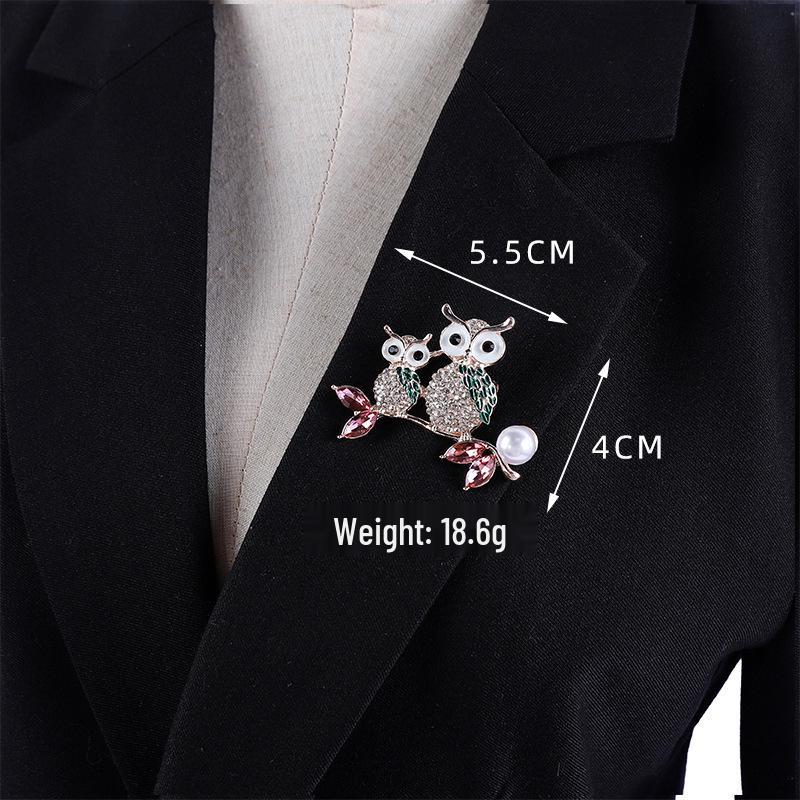 Luxury Animal-Themed Corsage: Elegant Holiday Gift for Women