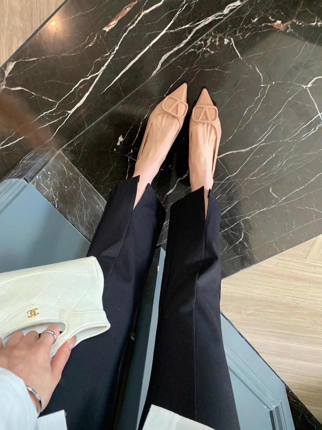 

Inner heightening version~ Temperament pointed V-buckle commuter platform single shoes women s French leather shoes thick heel Mary Jane ladyshoes 34