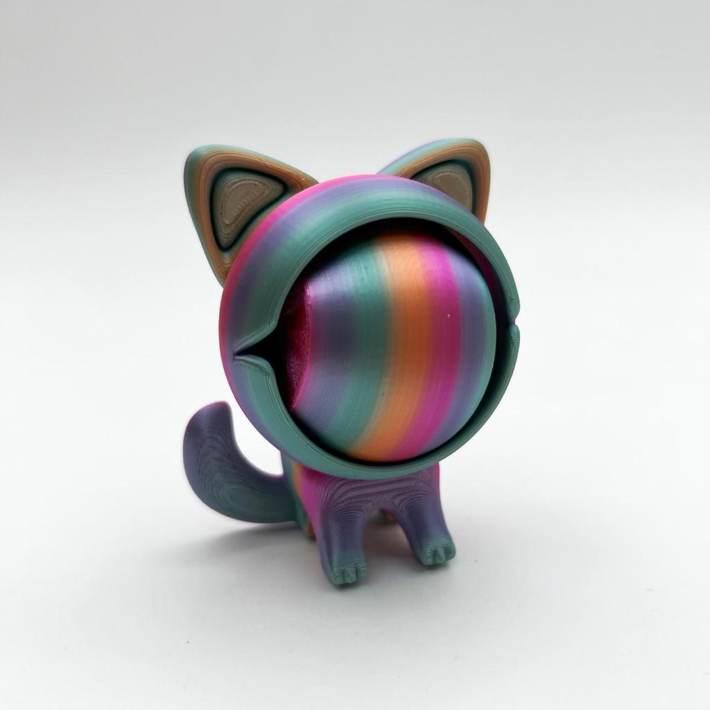 Multicolor 3D Printed Rotatable Cat's Eye Ornament for Small Animal Rooms and Bedrooms