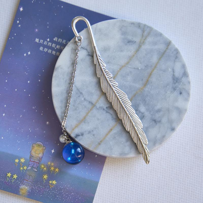 Kreatywny świecący 12 znaków zodiaku zakładka zawieszka prezent przezroczysty chiński styl metalowy retro pióro frędzlowana zakładka