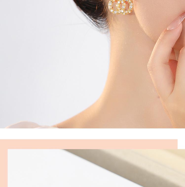 Trendy Double C Stud Earrings: Chic & Luxurious Fashion Jewelry