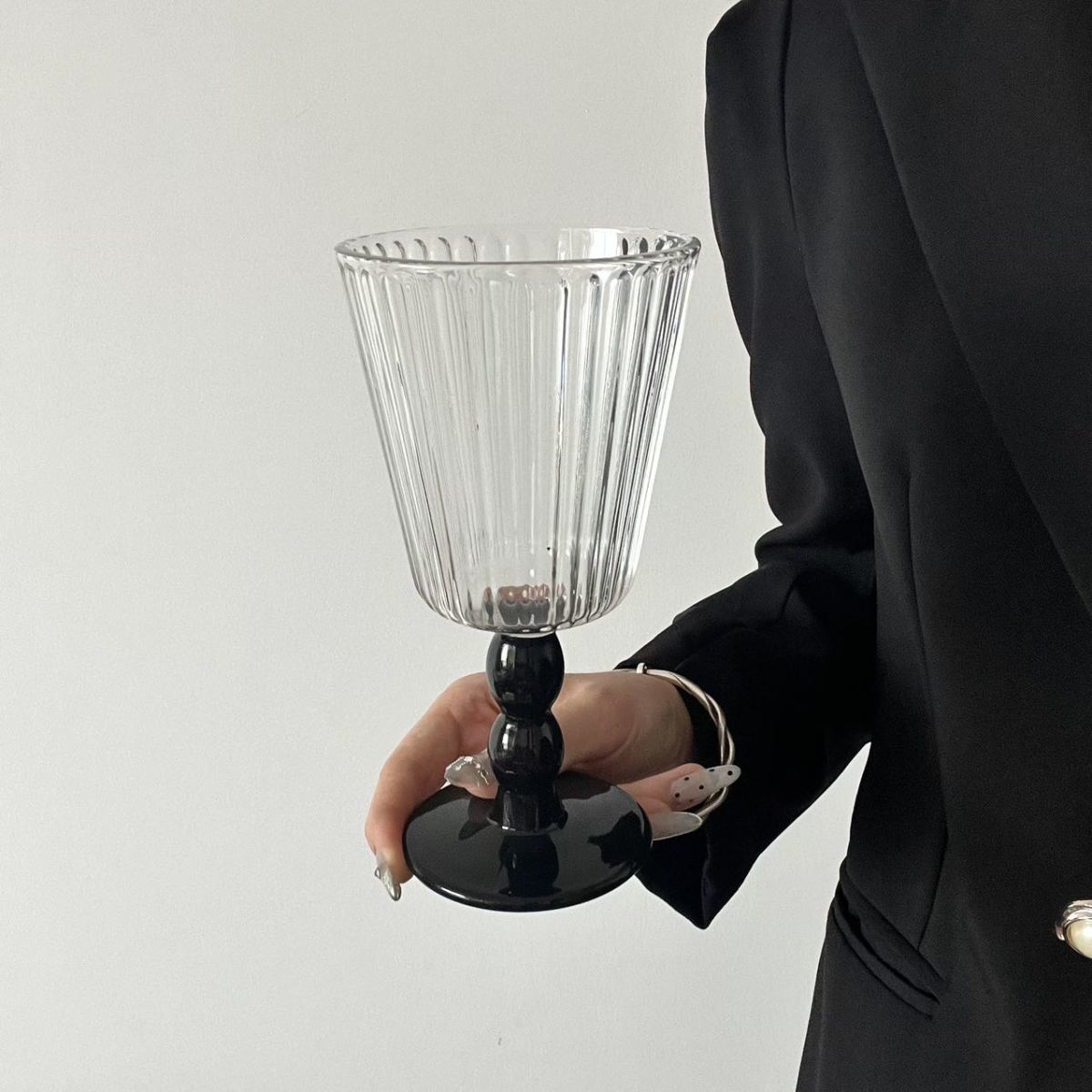 Retro Vertical Stripe Wine Glass Drink Coffee Cup Polychrome Cocktail Fruit Glass Goblet Champagne Drink Mug Red Wine Ripple Cup 1pc чёрный