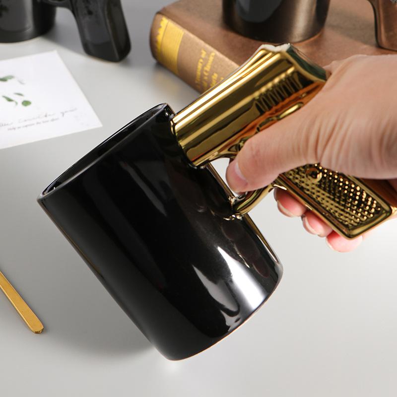 Creative Novelty Ceramic 350ml Coffee Mug With Gun Handle Personality 3D Gun Shape Milk Drink Water Mugs For Men Amazing Gifts