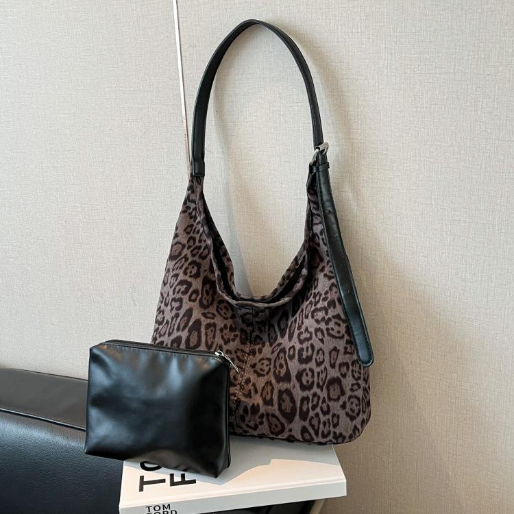 Women's Large Capacity Retro Frosted Shoulder Bag, 2023 Autumn/Winter Collection – Versatile Mother-Child Bucket Style