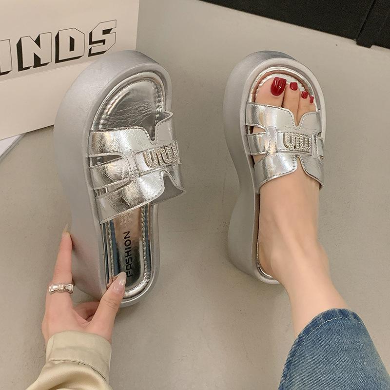 Thick-bottomed One-word Slippers for Women's Summer Wear 2025 Spring and Summer New Fashion Lazy Beach Mop Fashion Sandals