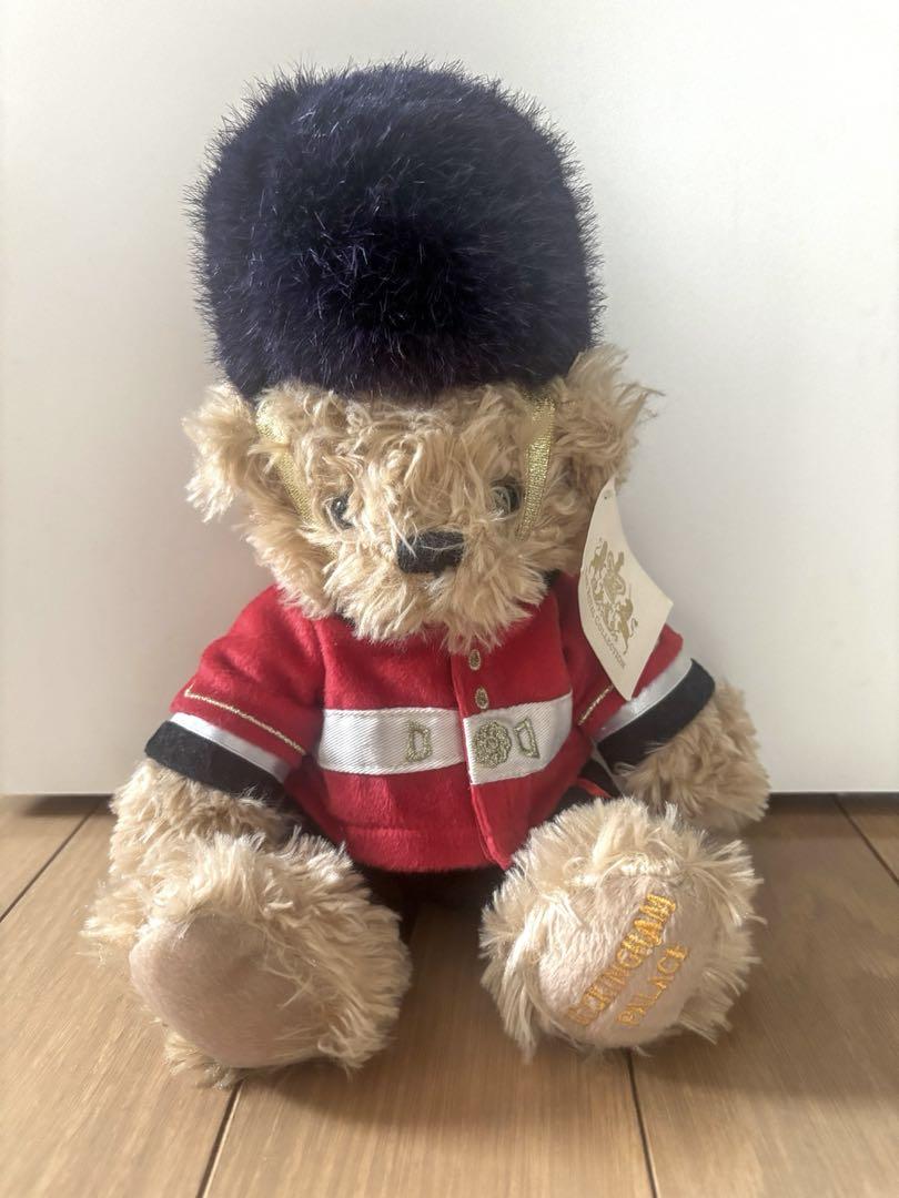 

[USED] Teddy bear, England, Buckingham Palace