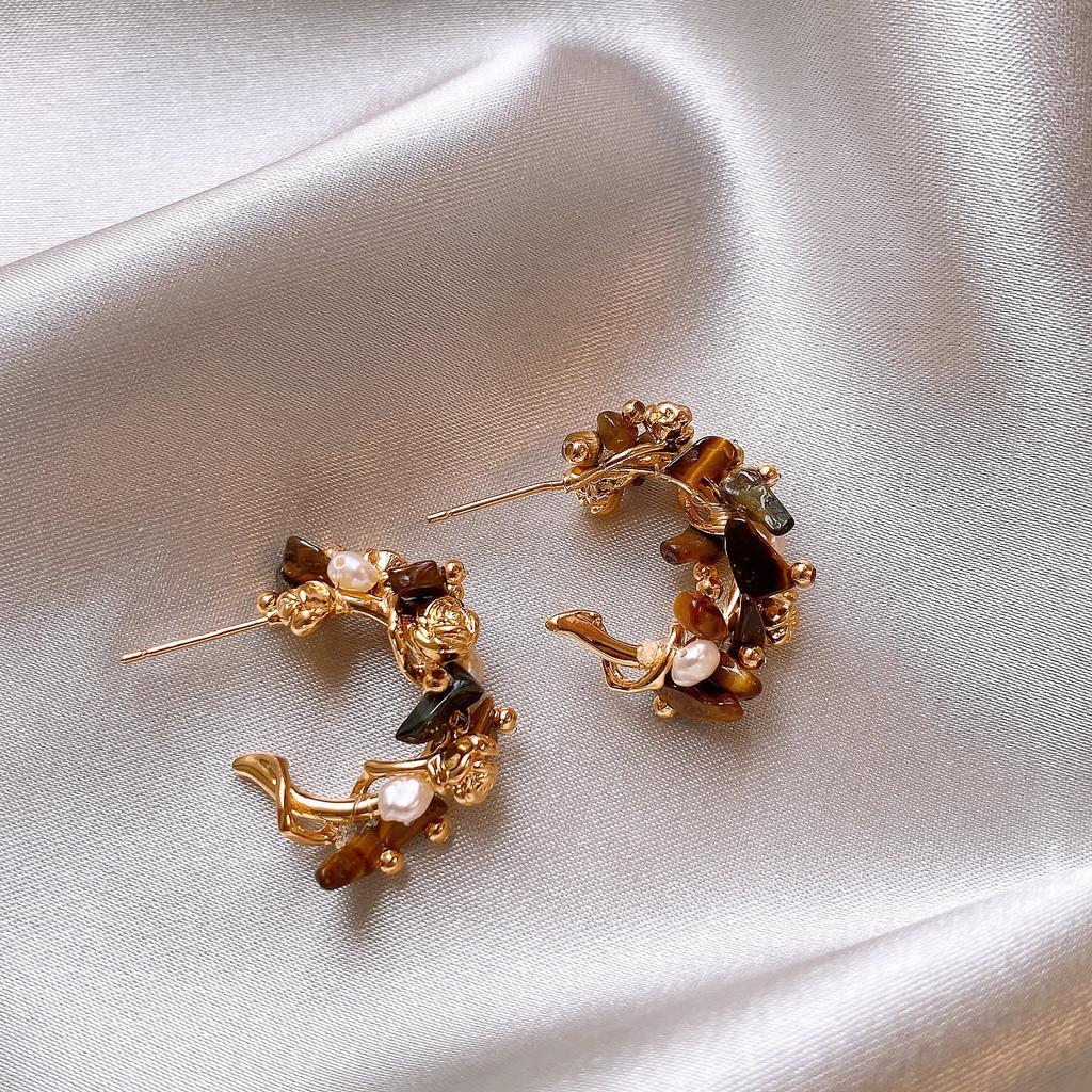 Maillard Retro Coffee Earrings Vintage Hong Kong Luxury Studs Chic Versatile Accessories for Women