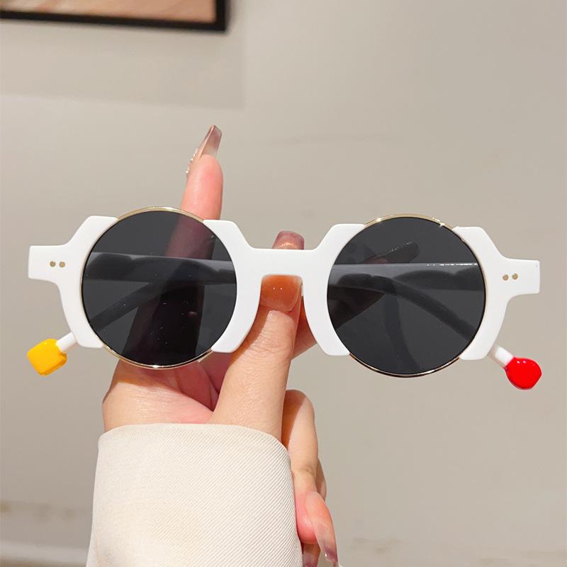 Popular Fashion Round Sunglasses Women For Men Punk Retro Rivet Sun Glasses Luxury Brand Designer Gradient Cute Shades Uv400