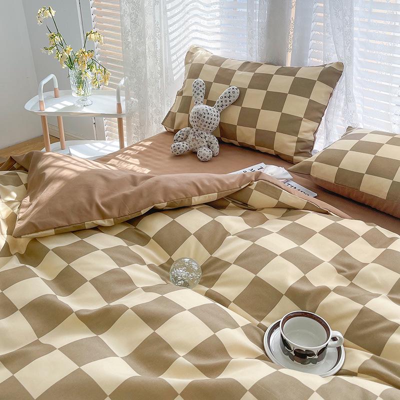 Four-Piece Brushed Printed Duvet Cover & Simple Summer Bedding Set for Dorms