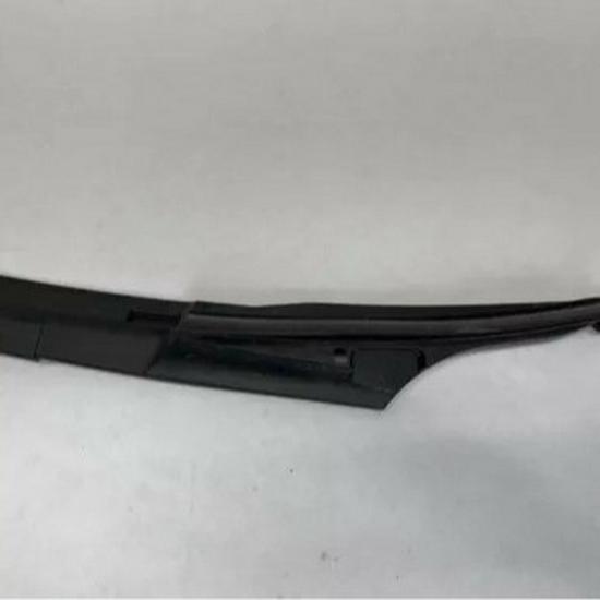 

Tesla Model 3 2021 Hood Splash Guard (1504932-00-A) Splash guard under the hood for 21 Tesla Model 3