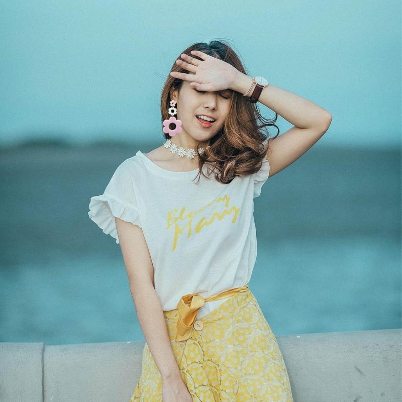 Statement Flower Earrings for Women Comfortable Acrylic Designs Portable Decoration for Bohemian and Retro Styles