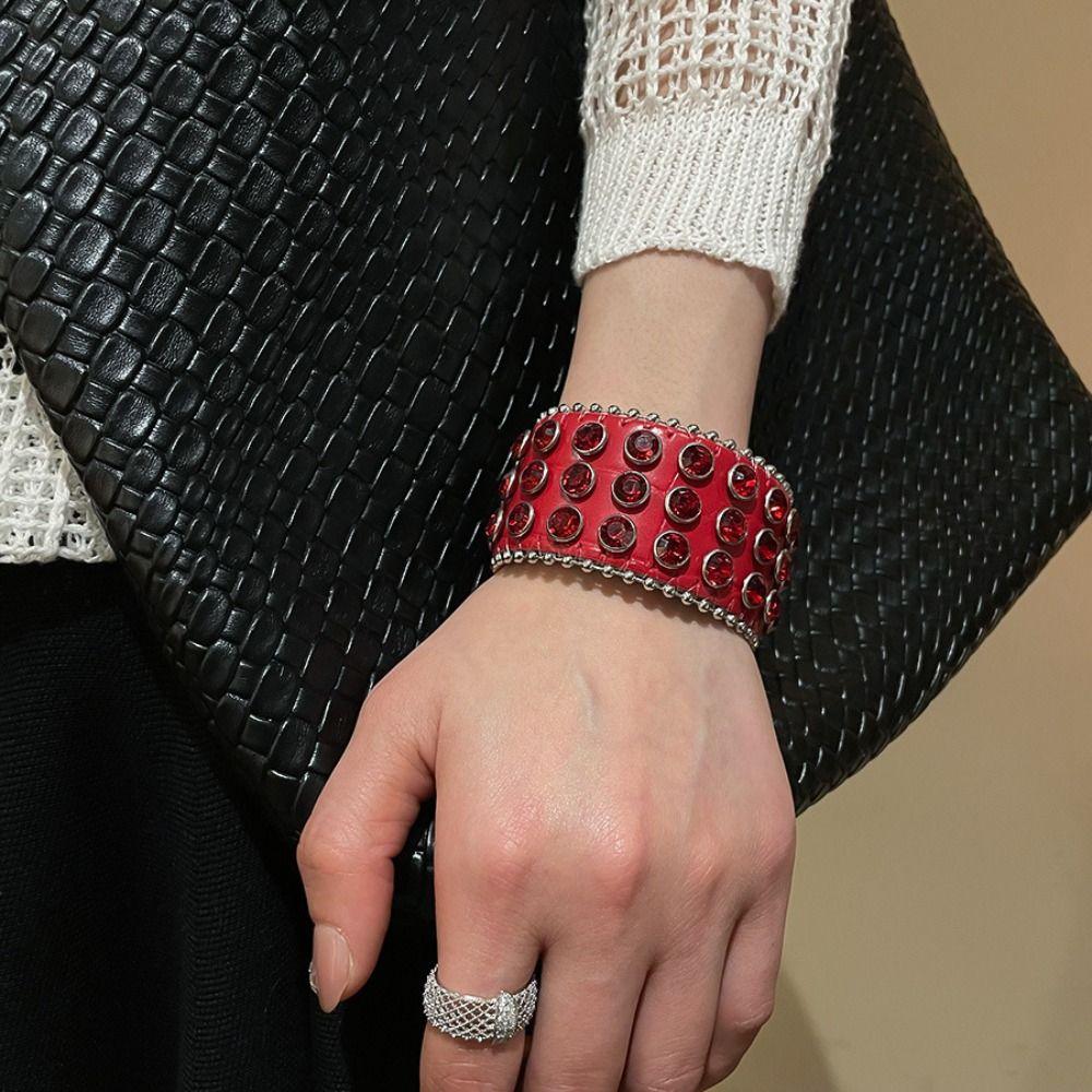 Hip-Hop Pu Leather Bracelet Adjustable Cross Bangle Shiny Rivet Cuff  Jewelry Accessories