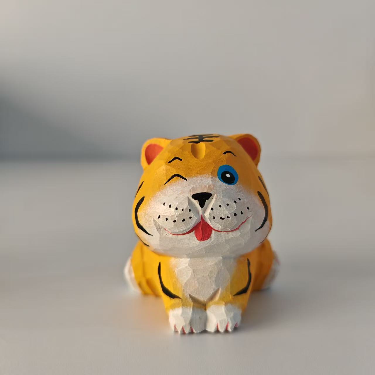 

Різьблення по дереву Тигр 6см Статуетка Різьблені Прикраси Декор Настільні Фігурки Міні Статуя Тигра Аксесуари для Домашнього Декору