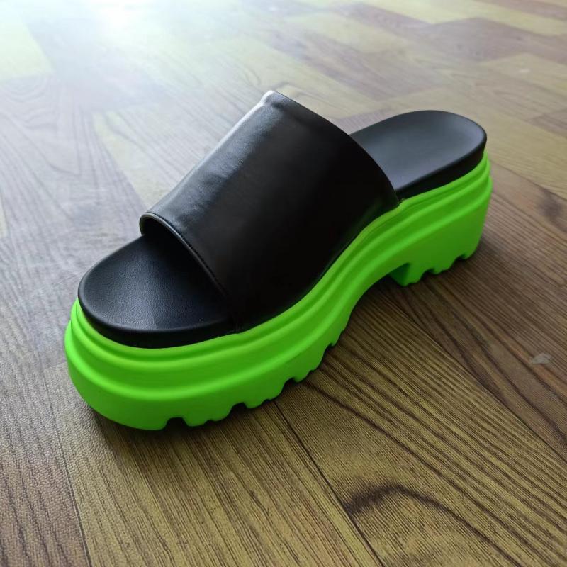 Fashion Summer High-quality Classic Women's Slippers 2025 Brand Platform Solid Color Beach Slippers Zapatos Mujer 2025 Tendencia