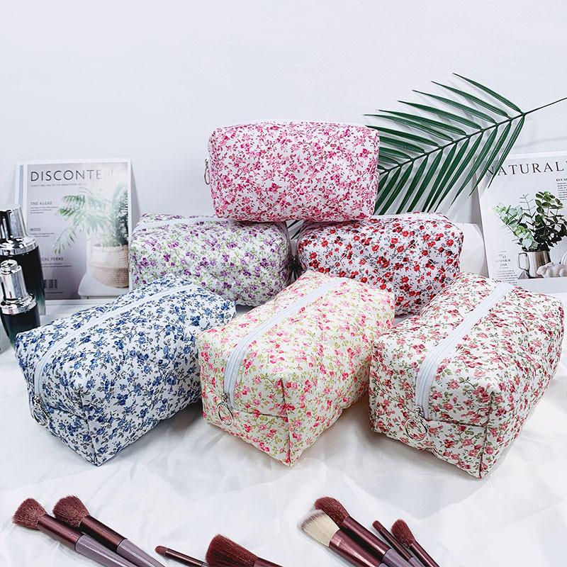 Cotton Floral Makeup Bag With Breathable Design For Daily Use