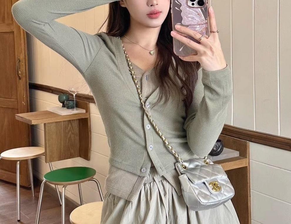 Korean Autumn Sweet Set: Two-Piece Color Block Knit Top and Bud Skirt for Women