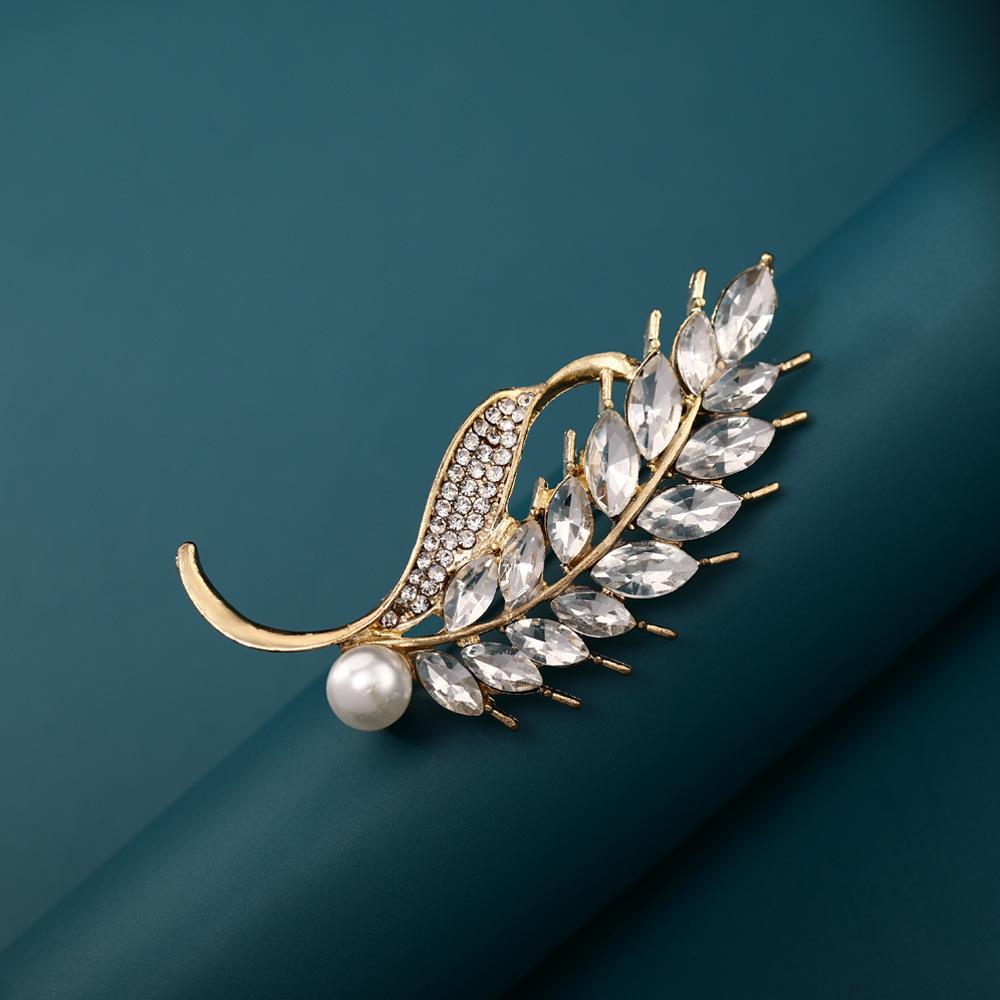 High-End Zircon Wheat Ear Pearl Brooch - Versatile Gold Lapel Pin for Suits