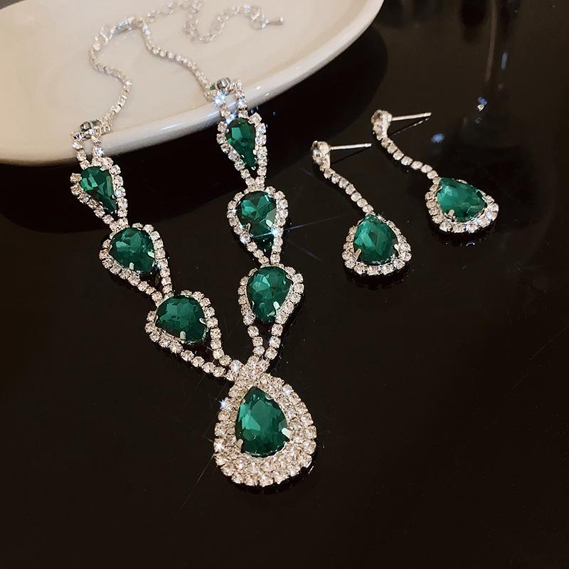 

Комплект серег-пусет с бриллиантами в форме капли и ожерелья - Элегантный дизайн цепочки для ключицы для женщин