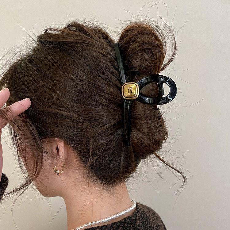 Elegant Large Hair Claw Clip for Thick Hair - High-End Korean Updo Shark Clip