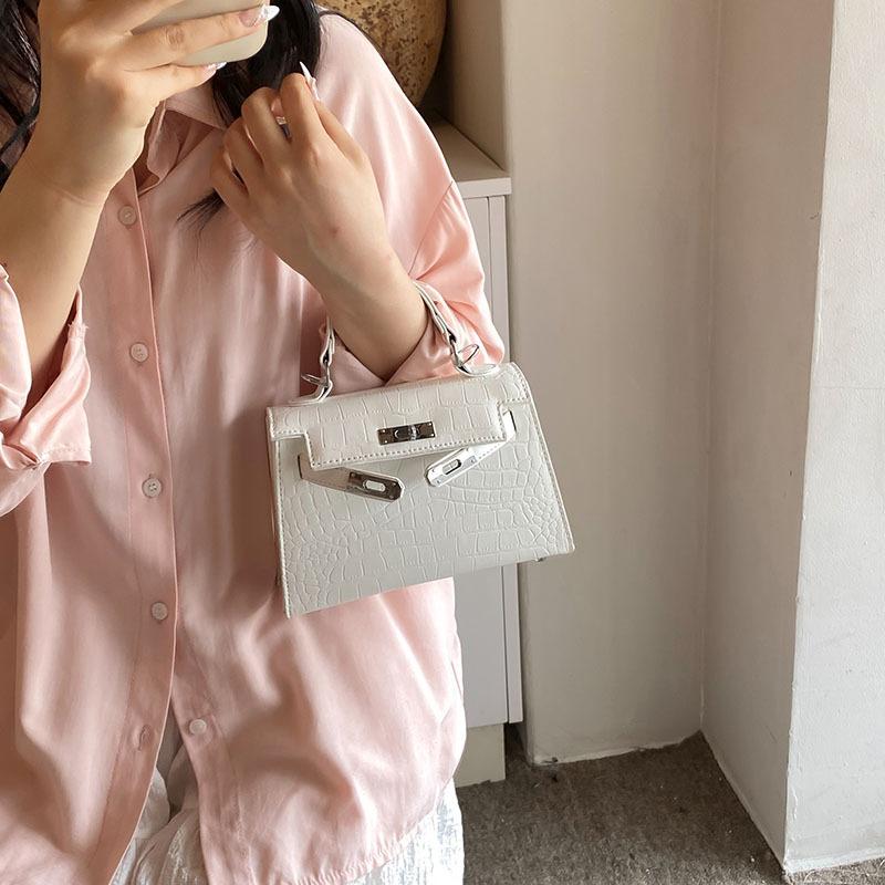 2025 Winter New Niche Design Crocodile Pattern Versatile High-end Sense Portable Small Square Bag Single Shoulder Messenger Kelly Bag