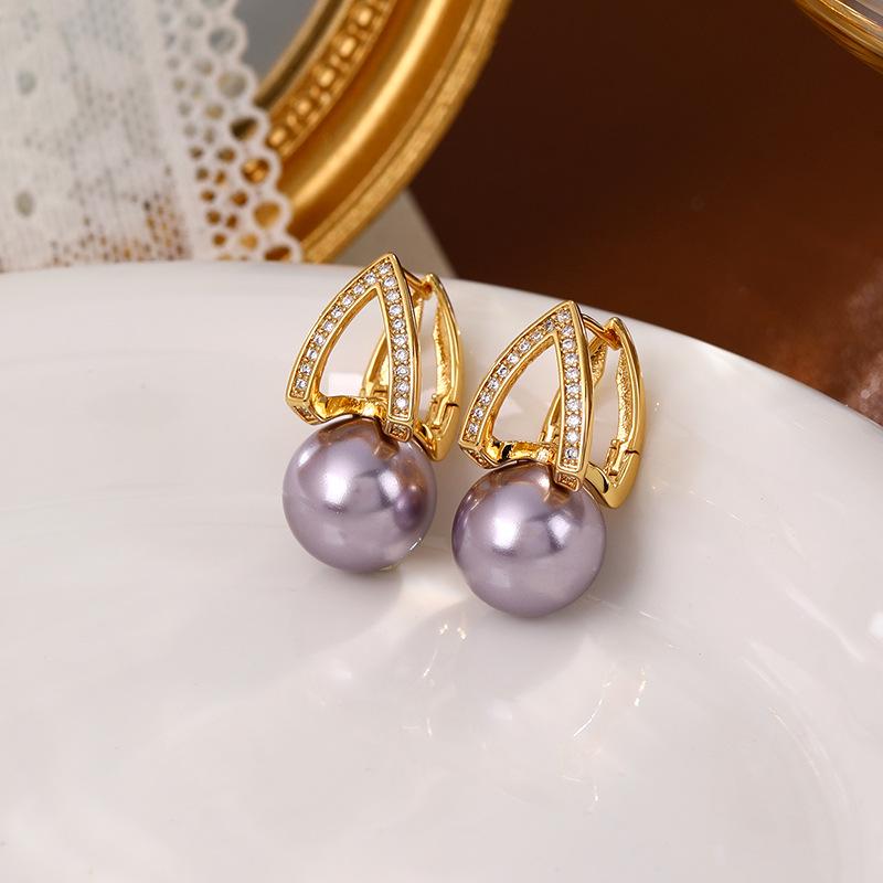 

Женские серьги из жемчуга и циркония высшего качества — настоящее позолоченное серебро для лета