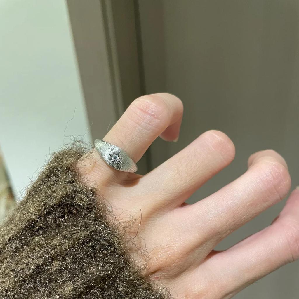 Vintage Retro Weißer Zirkon Sternen Gebürsteter Ring Für Damen Temperament Kleiner Finger Ringe Weibliche Bankett Party Schmuck Zubehör