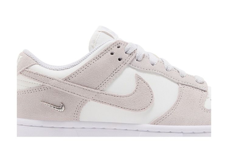 Women's Sneakers Nike Wmns Dunk Low SE 'Sail White Metallic Silver'