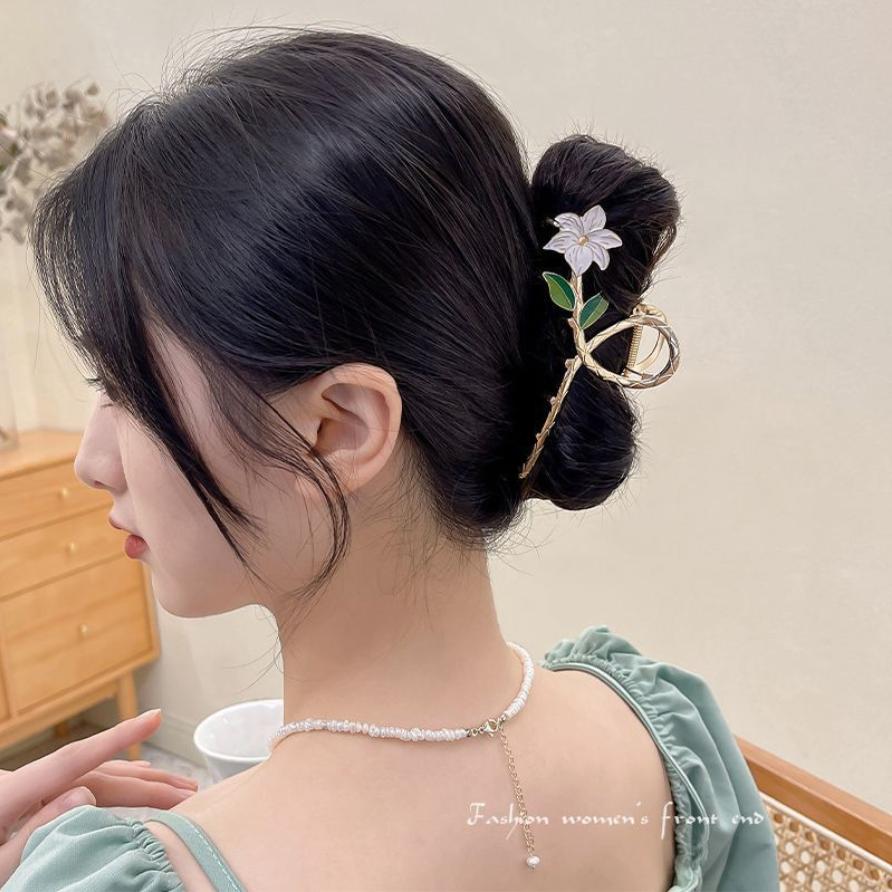 Women Elegant Flowers Hollow Geometric Metal Hair Claw Vintage Temperament Hair Clips Sweet Hairpin Fashion Hair Accessories