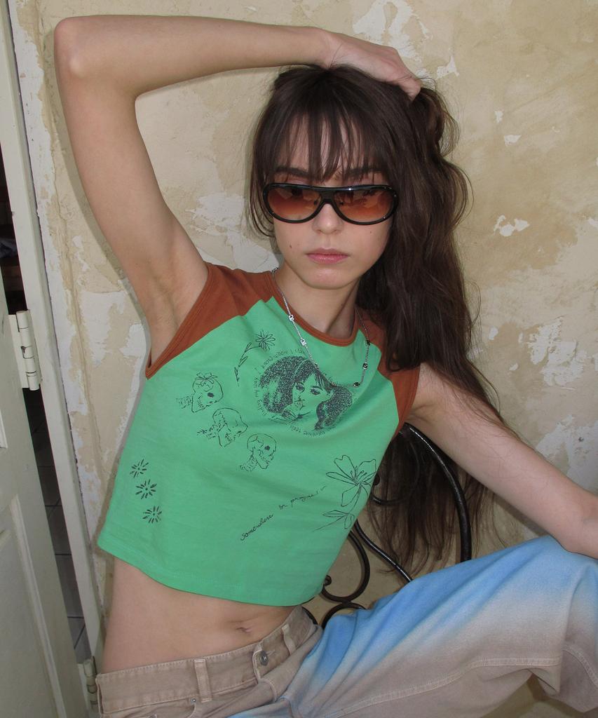 CENTAUR.KR Doodle Raglan Sleeveless Top_Green